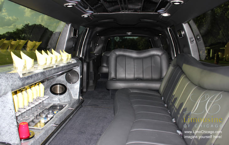 14 passenger Chicago Lincoln Navigator bar and seating
