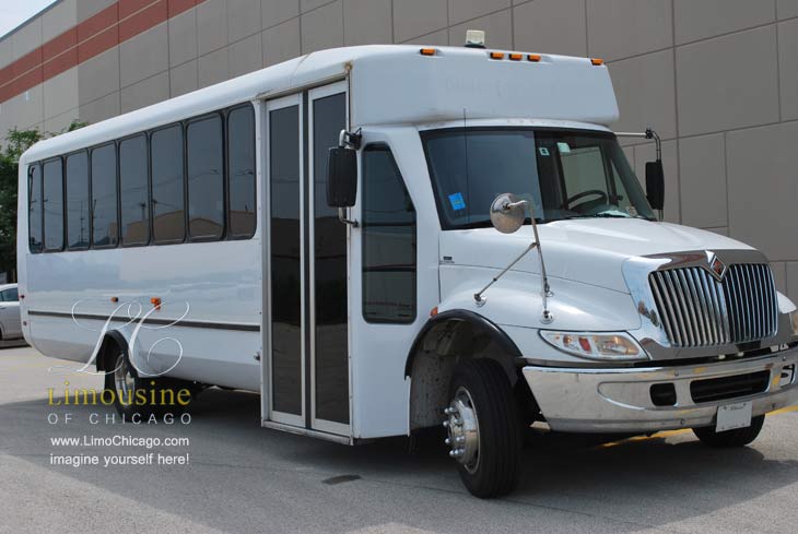 Chicago 30 passenger limo party bus 