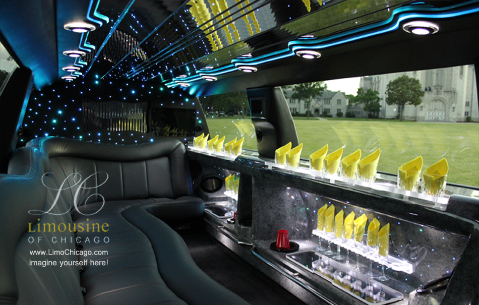 chicago-fleet-14-passenger-limo-navigator-interior-blue